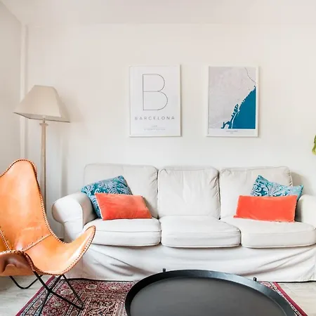 Cozy With Splashes Of Color Lejlighed *