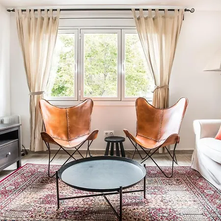 Lejlighed Cozy With Splashes Of Color L'Hospitalet de Llobregat