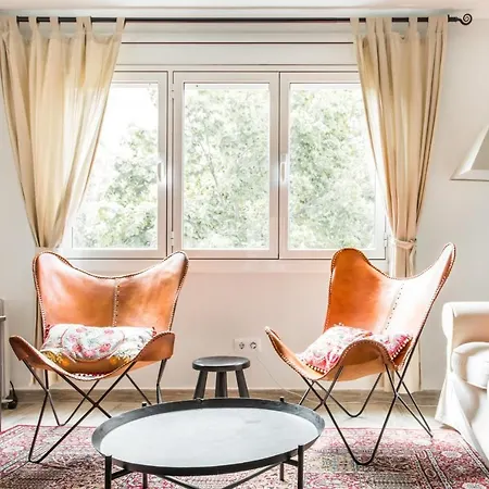 Cozy With Splashes Of Color Lejlighed *